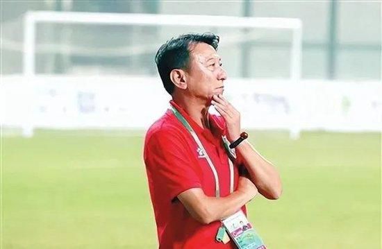 进球的情侣