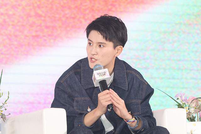 女生的肚子